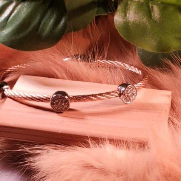 Elite  New, 18k Rose G0ld Layered Lead-Free High End White Zircon Cable Bracelet - Picture 6 of 6